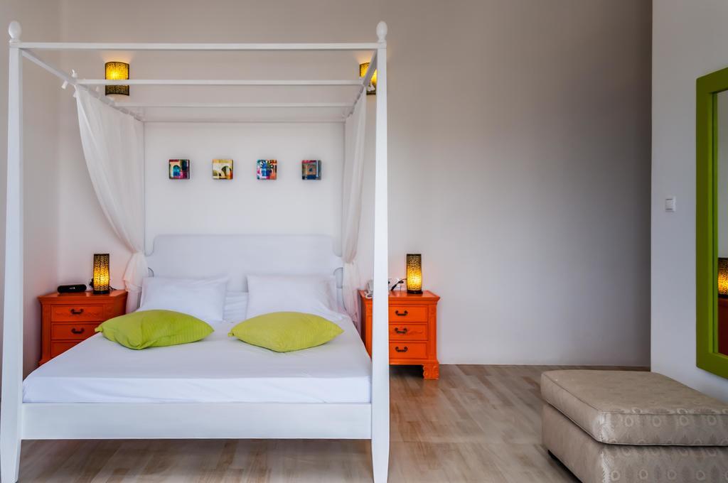 Eiriana Luxury Suites Plaka  Экстерьер фото