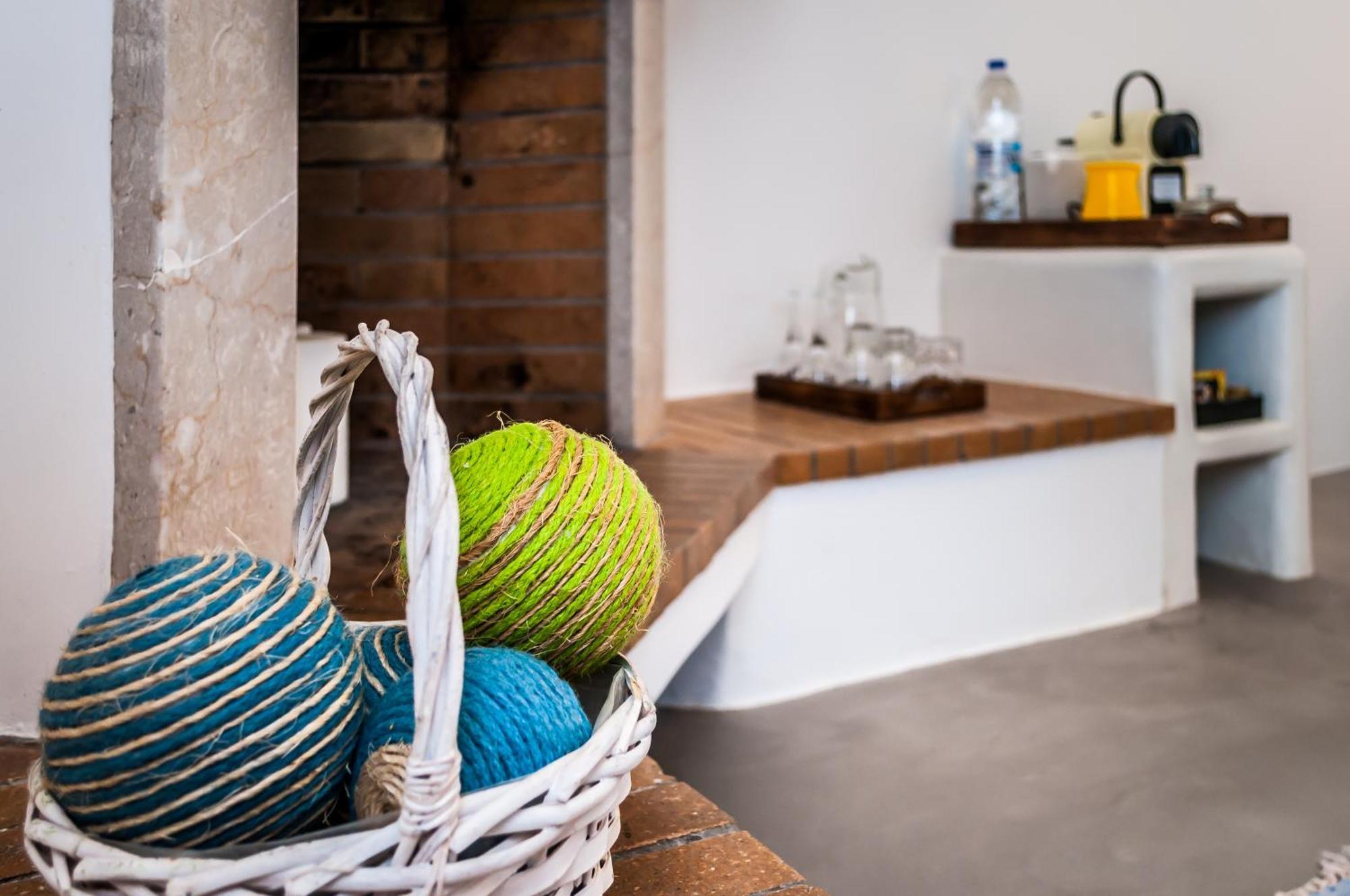 Eiriana Luxury Suites Plaka  Экстерьер фото