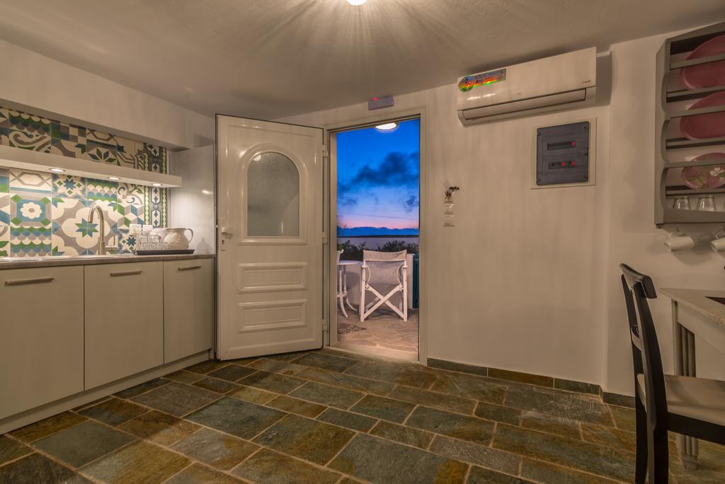 Eiriana Luxury Suites Plaka  Экстерьер фото